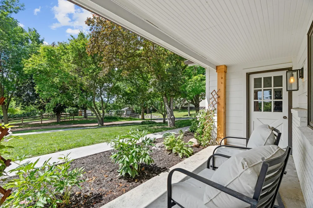 9060 County Road 26 Minnetrista, MN 55359
