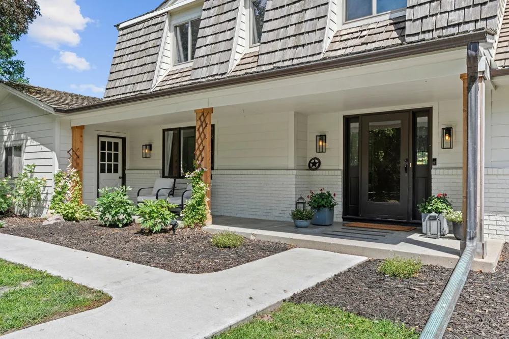 9060 County Road 26 Minnetrista, MN 55359