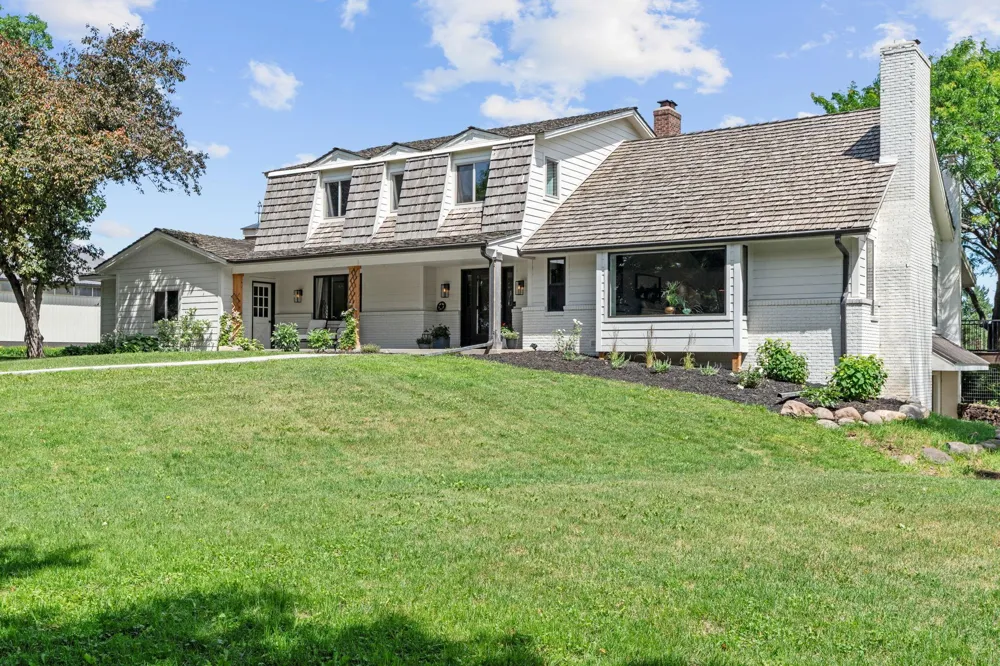 9060 County Road 26 Minnetrista, MN 55359