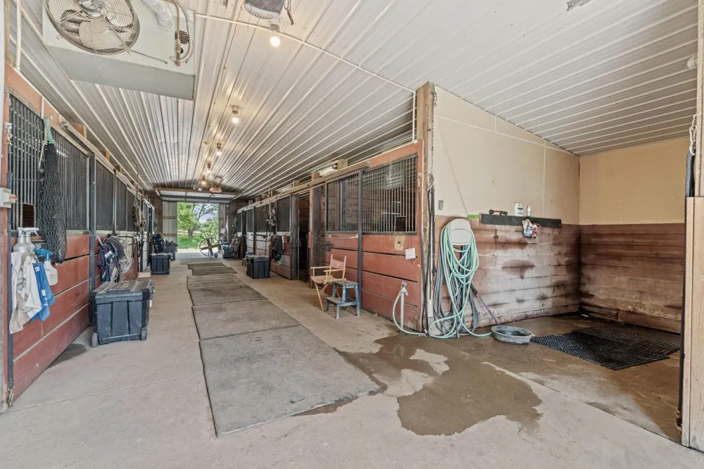 9060 County Road 26 Minnetrista, MN 55359