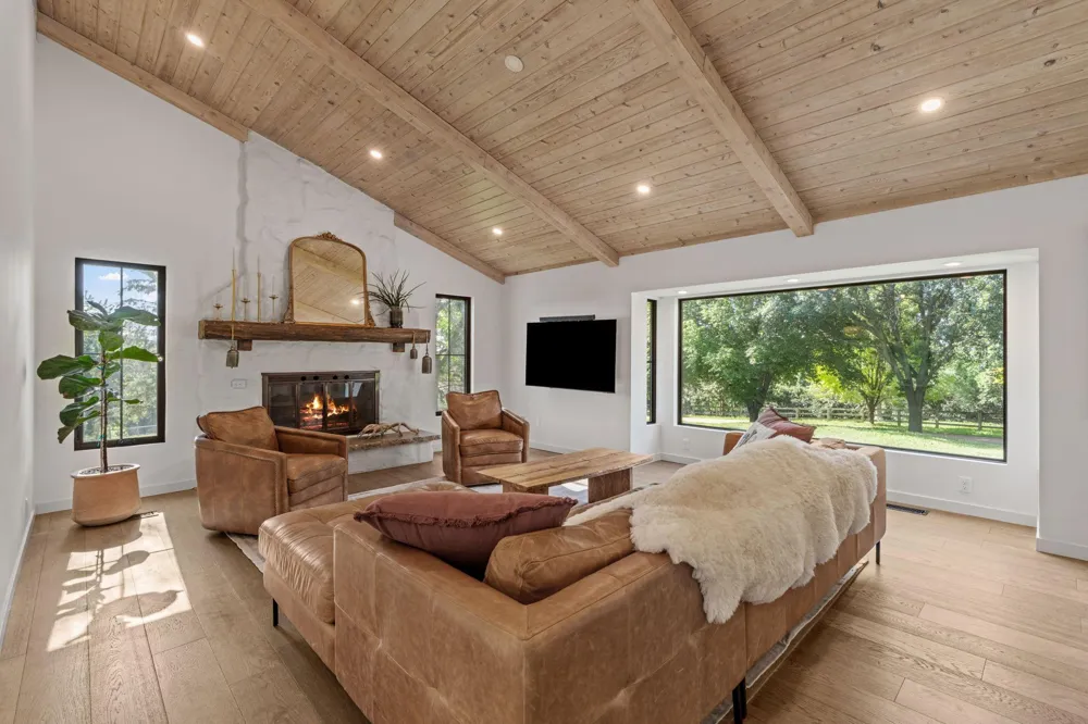 9060 County Road 26 Minnetrista, MN 55359