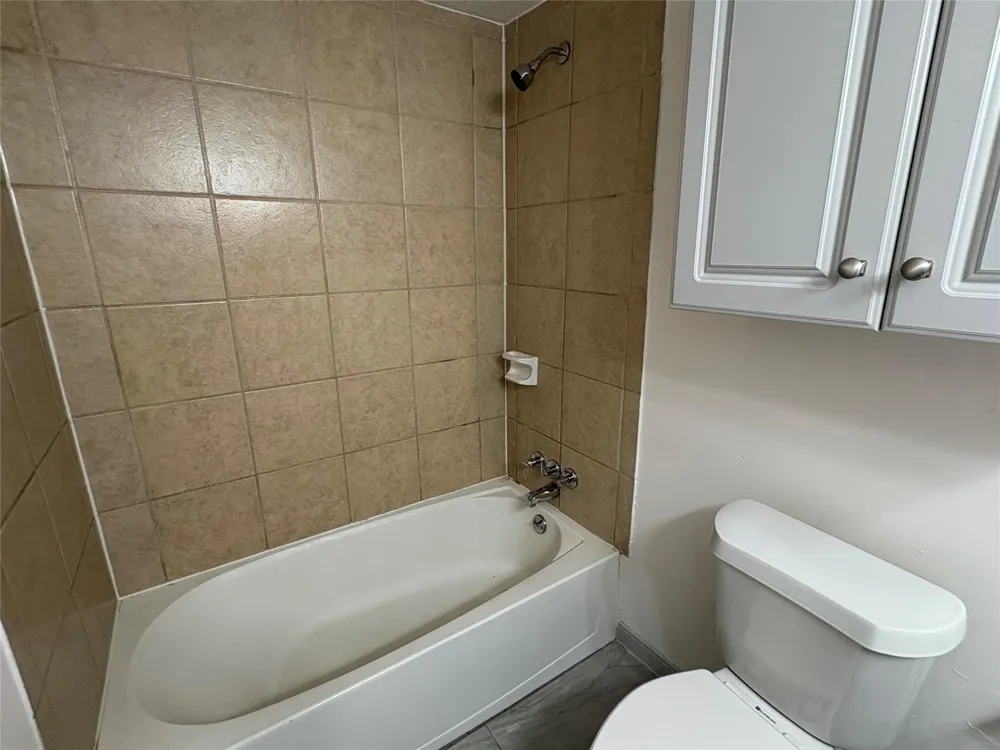 6085 Adams Flat Road #B Brookshire, TX 77423