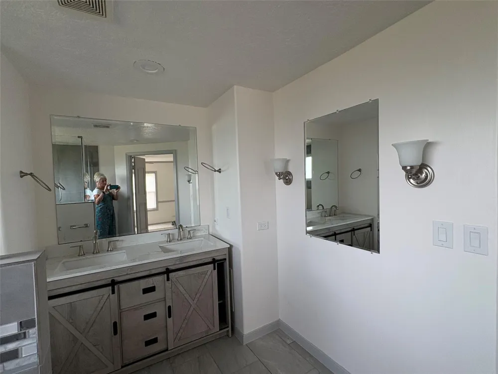 6085 Adams Flat Road #B Brookshire, TX 77423
