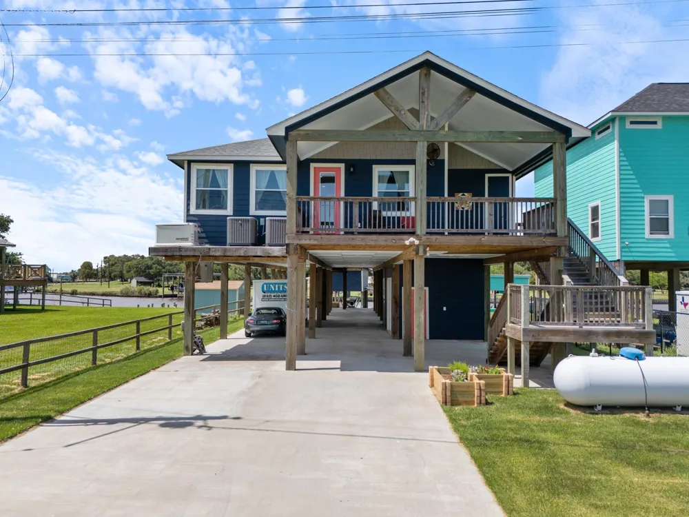 793 County Road 291 Sargent, TX 77414