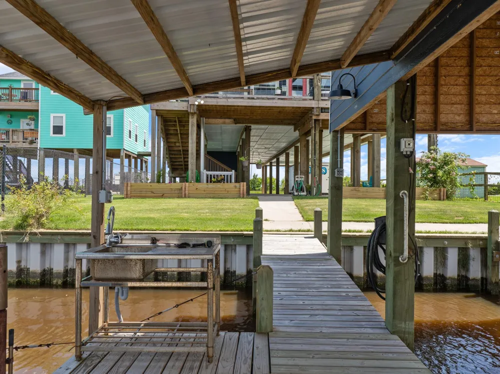 793 County Road 291 Sargent, TX 77414