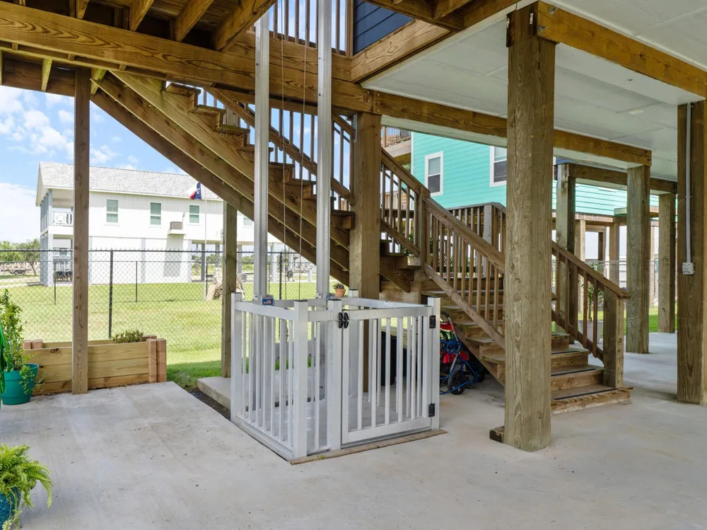 793 County Road 291 Sargent, TX 77414