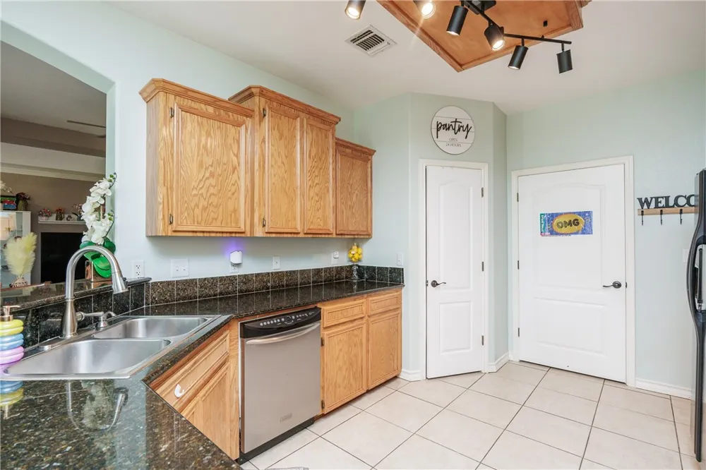 14422 Chantilly Drive Corpus Christi, TX 78410