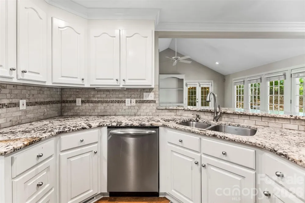 1032 Dan Maples Drive Cramerton, NC 28032