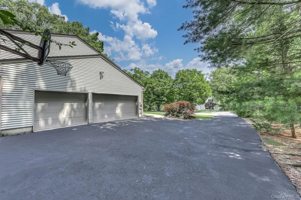 5 Zeck Court Suffern, NY 10901