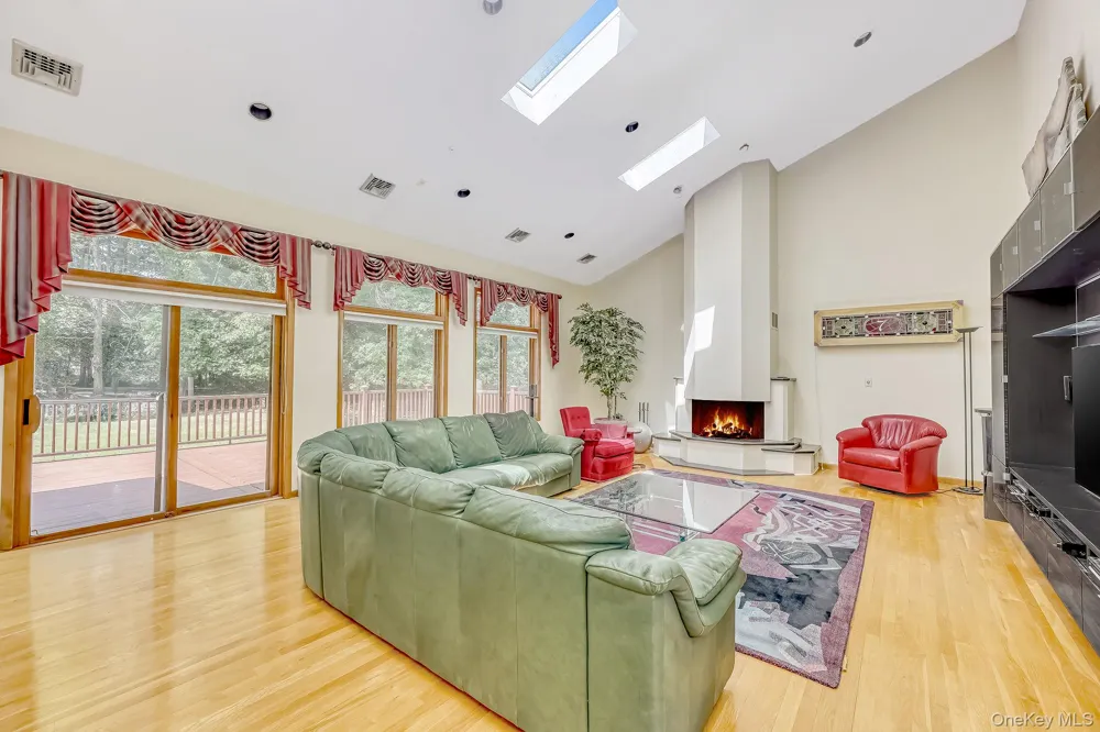 5 Zeck Court Suffern, NY 10901