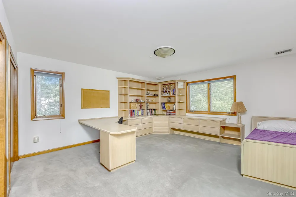 5 Zeck Court Suffern, NY 10901