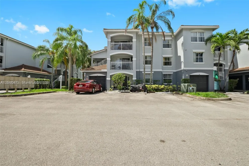 9645 NW 1st Ct #1-303 Pembroke Pines, FL 33024