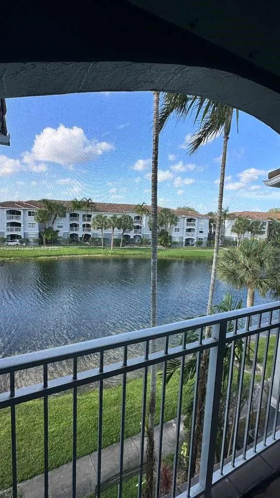 9645 NW 1st Ct #1-303 Pembroke Pines, FL 33024