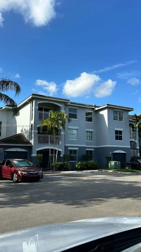9645 NW 1st Ct #1-303 Pembroke Pines, FL 33024