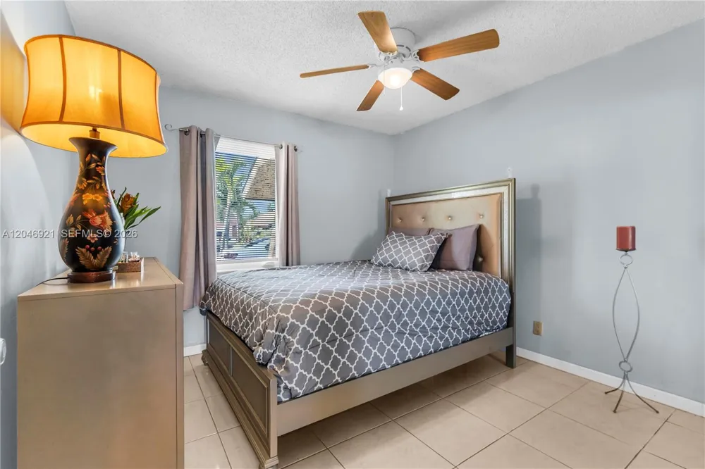 7421 SW 14th Ct North Lauderdale, FL 33068