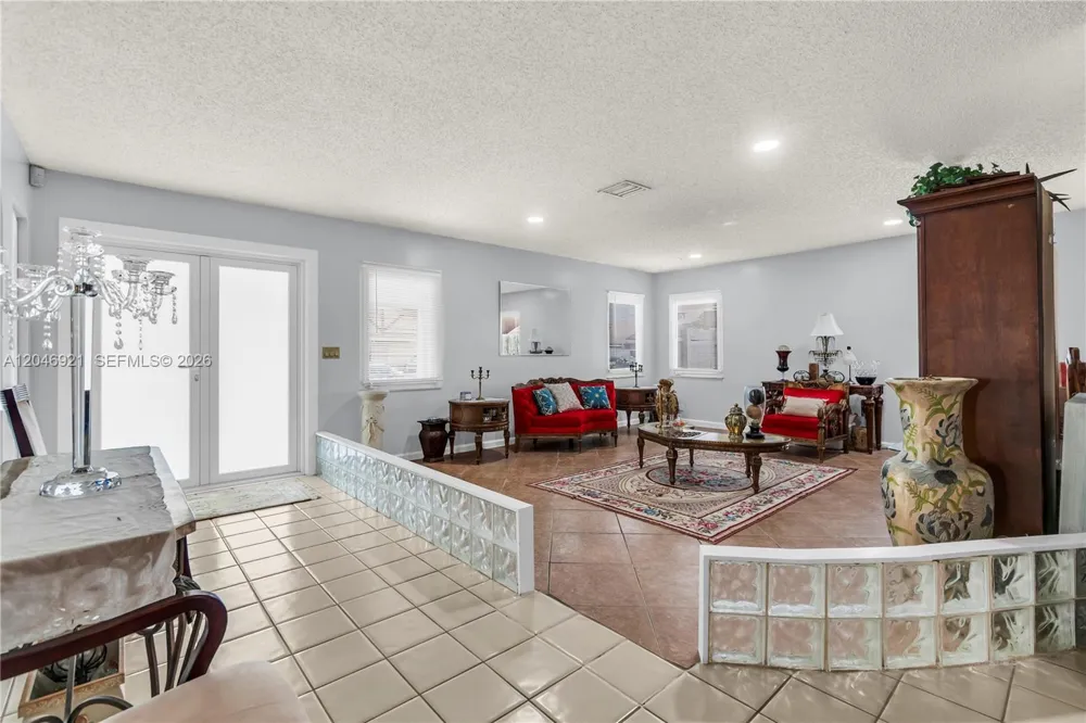 7421 SW 14th Ct North Lauderdale, FL 33068