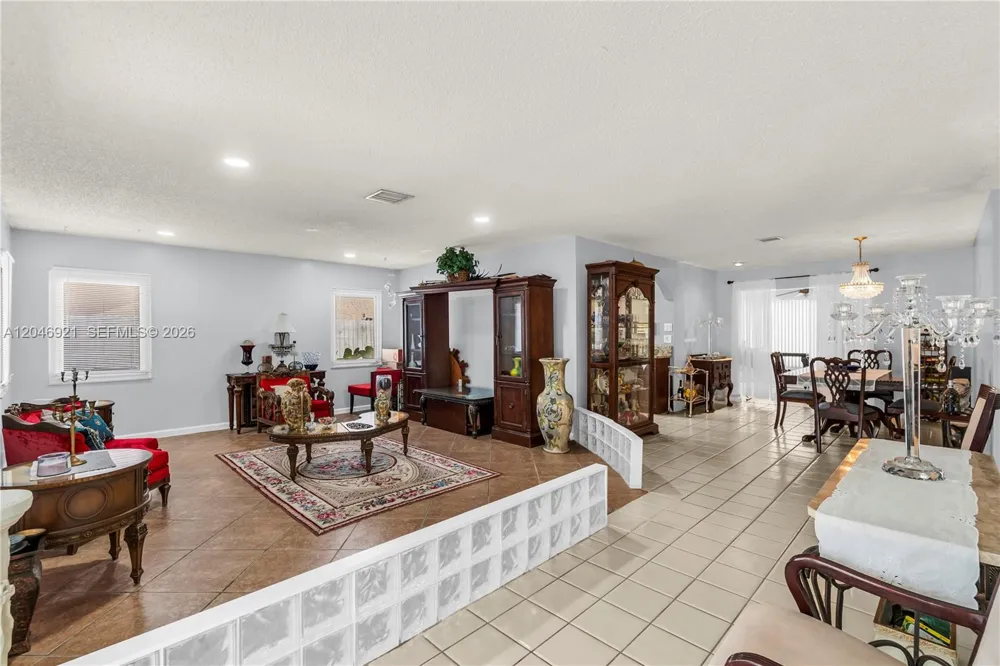 7421 SW 14th Ct North Lauderdale, FL 33068
