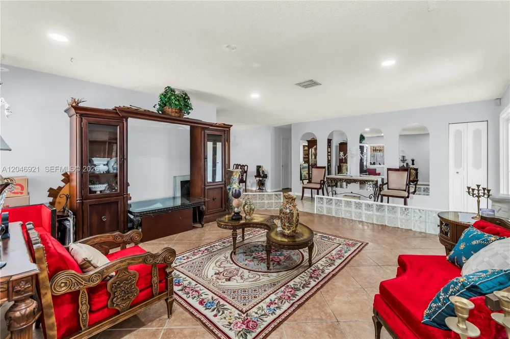 7421 SW 14th Ct North Lauderdale, FL 33068
