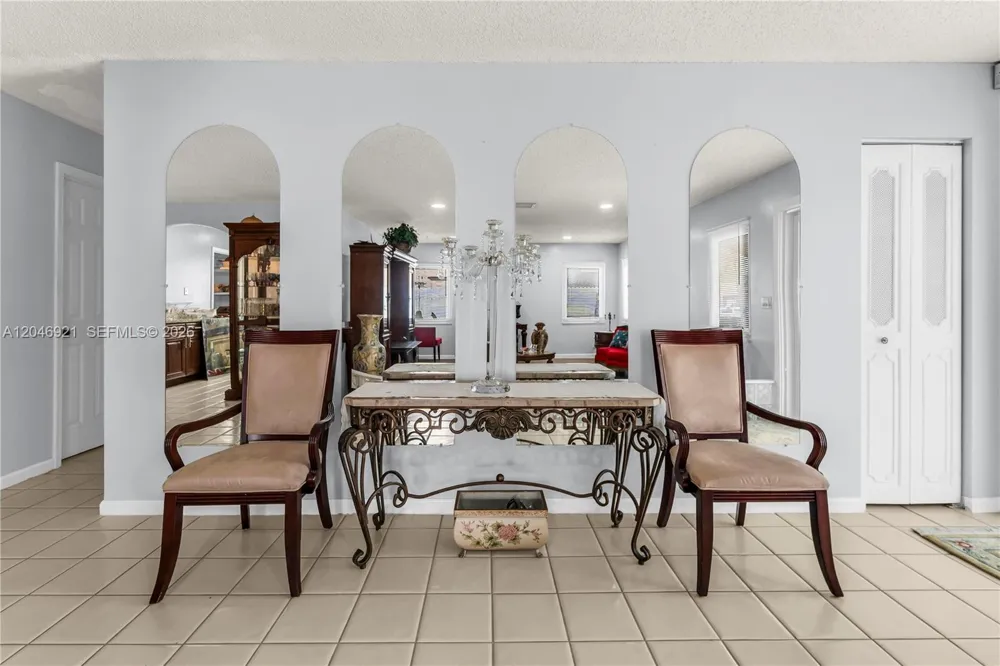 7421 SW 14th Ct North Lauderdale, FL 33068