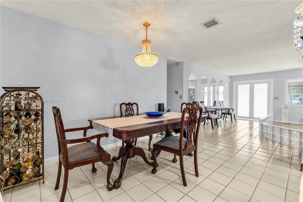 7421 SW 14th Ct North Lauderdale, FL 33068