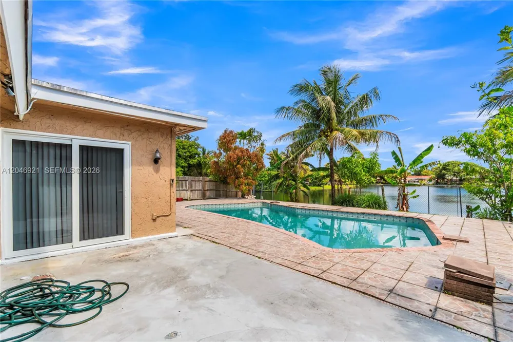 7421 SW 14th Ct North Lauderdale, FL 33068