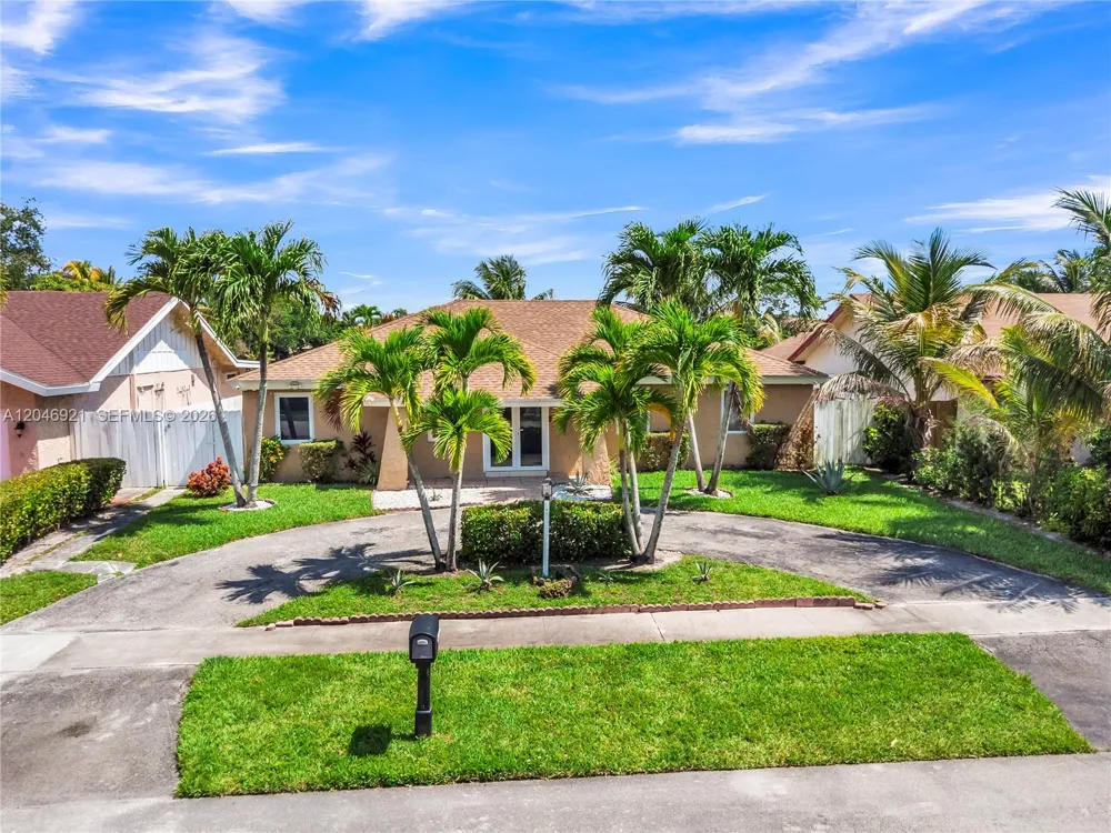 7421 SW 14th Ct North Lauderdale, FL 33068