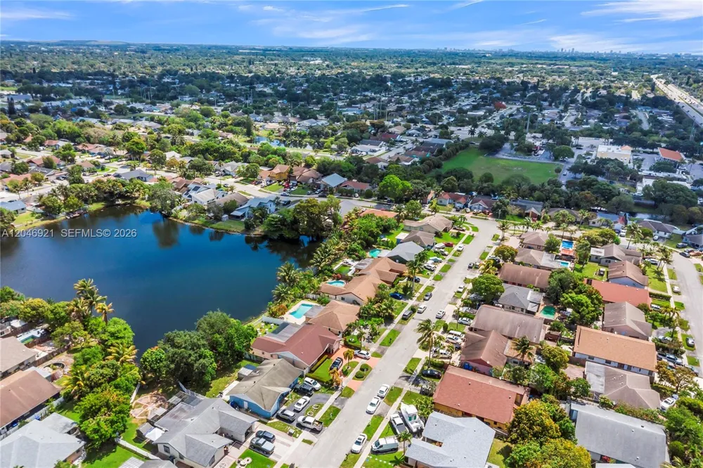 7421 SW 14th Ct North Lauderdale, FL 33068