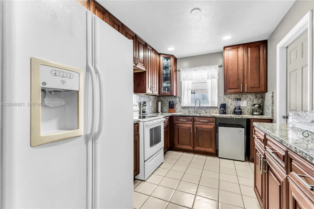 7421 SW 14th Ct North Lauderdale, FL 33068