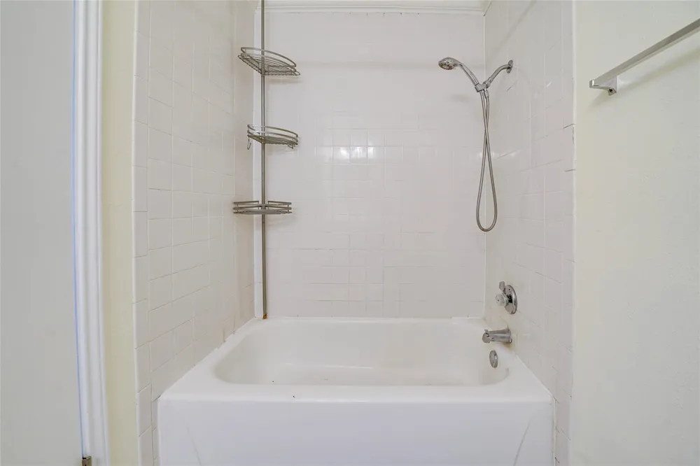 1700 Amelia Court #613 Plano, TX 75075