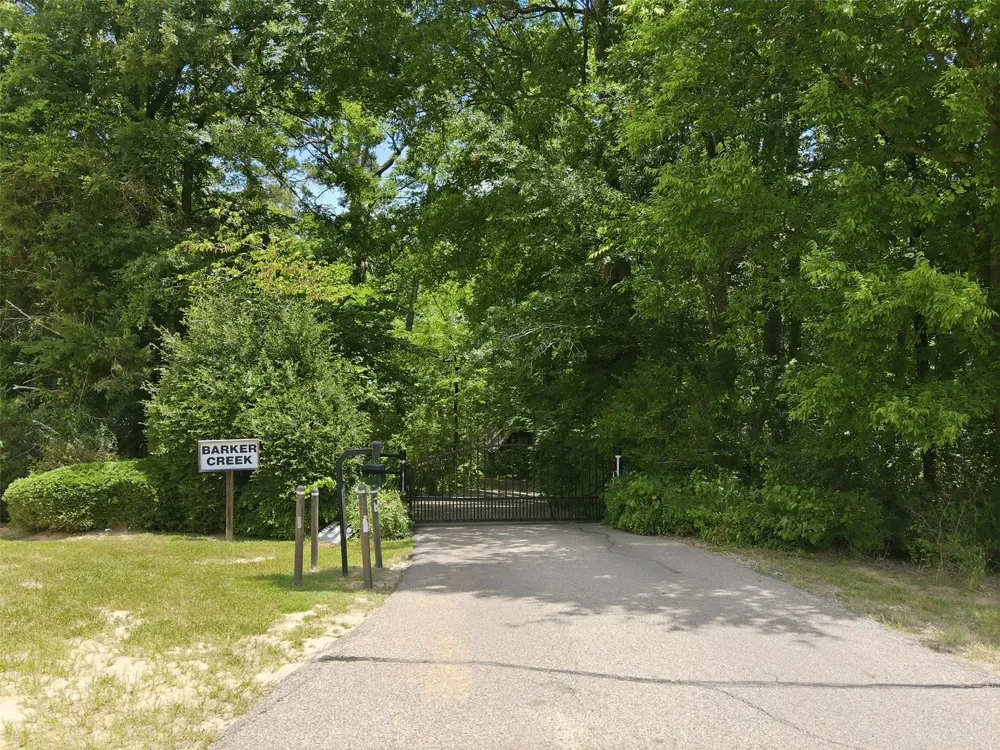 104 E Barker Creek Drive Scroggins, TX 75480