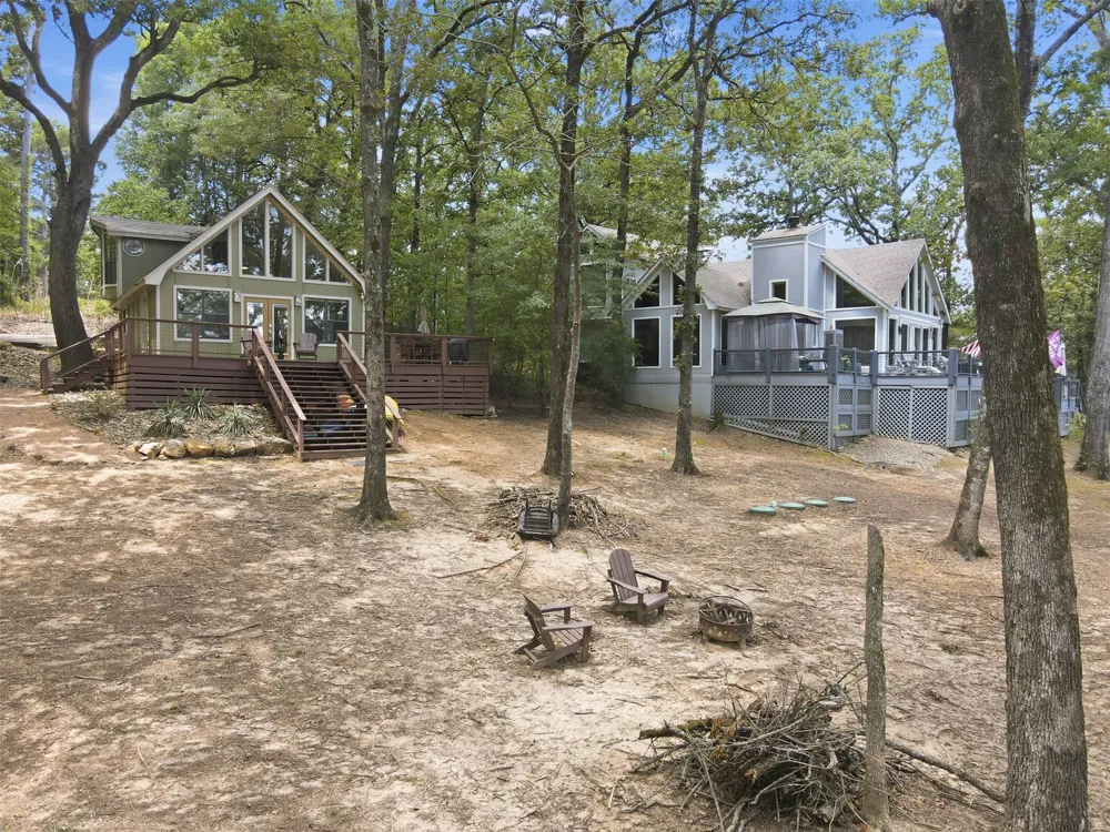 104 E Barker Creek Drive Scroggins, TX 75480