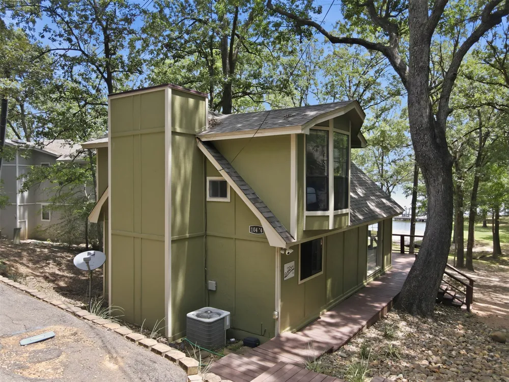 104 E Barker Creek Drive Scroggins, TX 75480