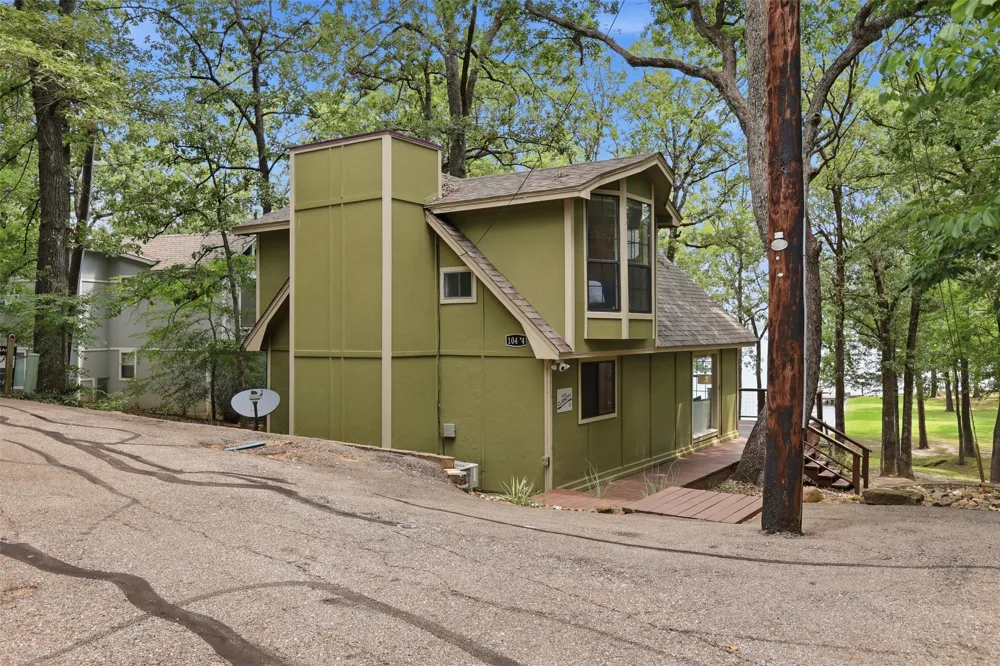 104 E Barker Creek Drive Scroggins, TX 75480