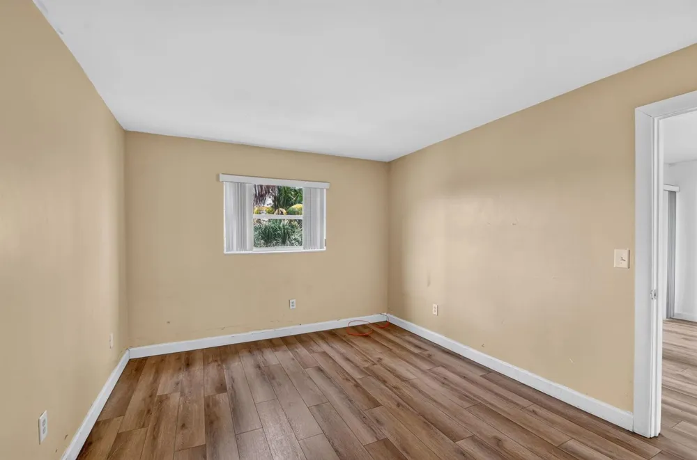 1505 Crescent Circle #B24 Lake Park, FL 33403