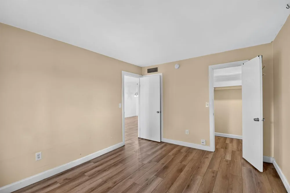 1505 Crescent Circle #B24 Lake Park, FL 33403