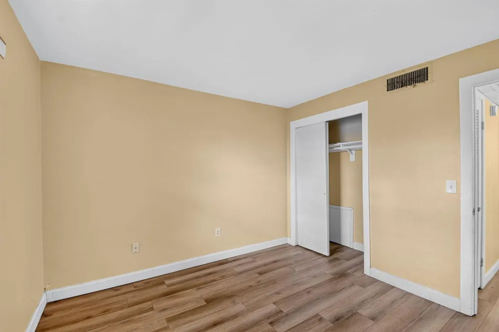 1505 Crescent Circle #B24 Lake Park, FL 33403