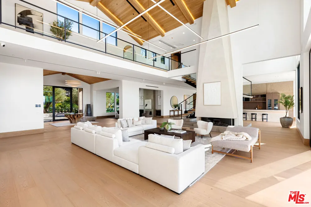 25151 Jim Bridger Road Hidden Hills, CA 91302