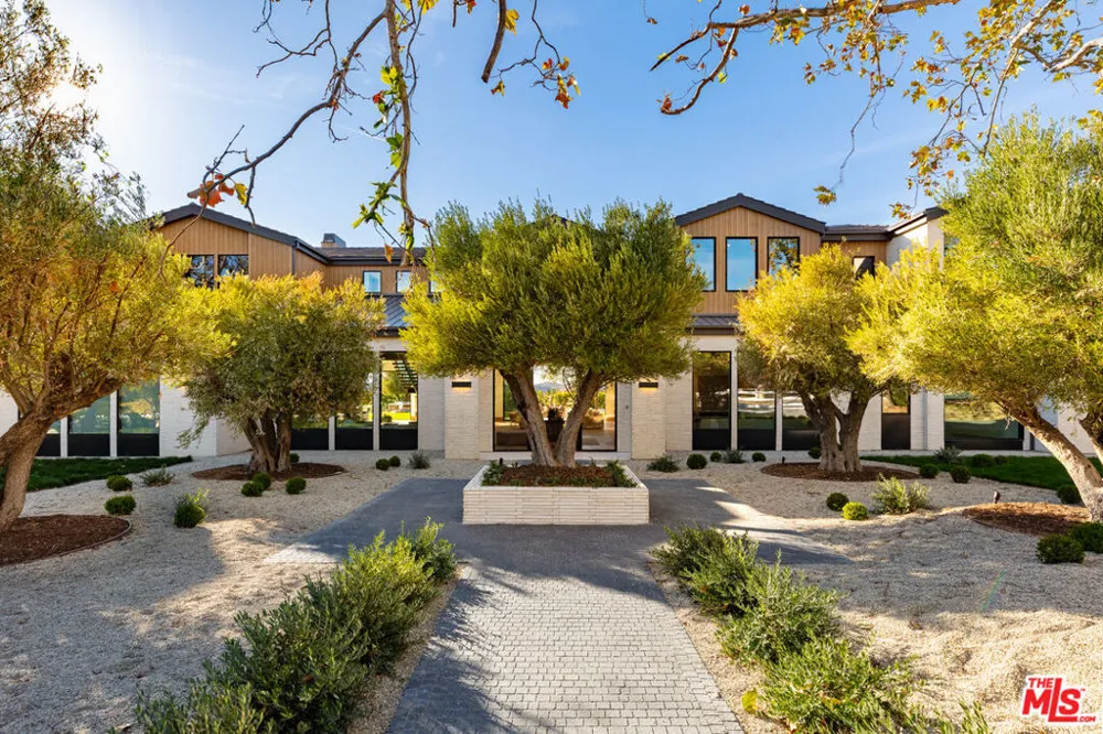 25151 Jim Bridger Road Hidden Hills, CA 91302
