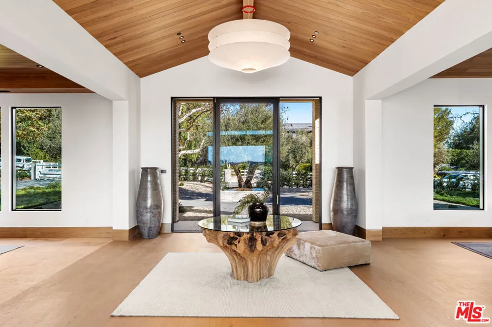 25151 Jim Bridger Road Hidden Hills, CA 91302