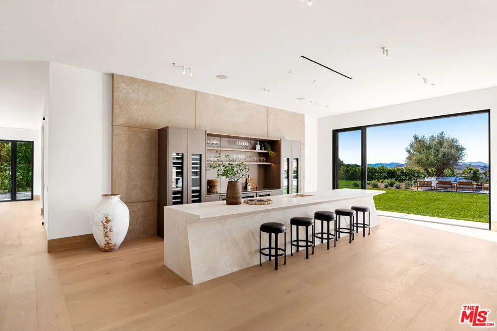 25151 Jim Bridger Road Hidden Hills, CA 91302