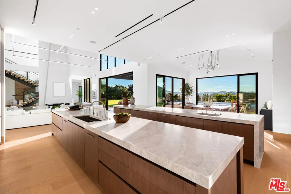 25151 Jim Bridger Road Hidden Hills, CA 91302