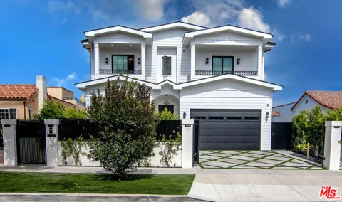 418 Poinsettia Place