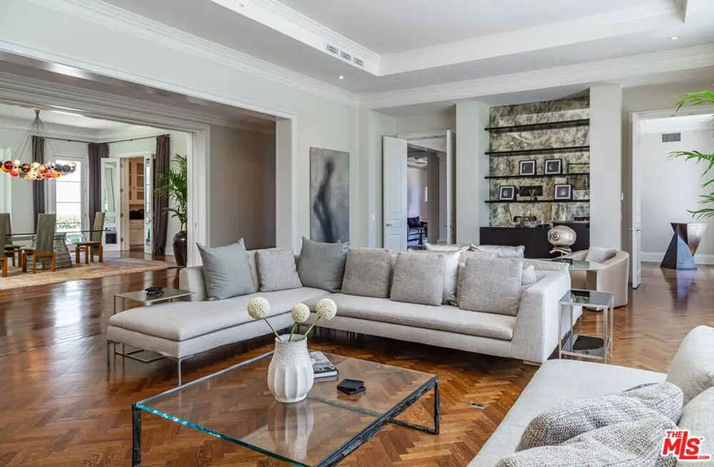 10911 Chalon Road Los Angeles, CA 90077