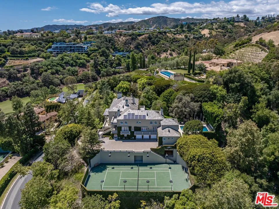 10911 Chalon Road Los Angeles, CA 90077