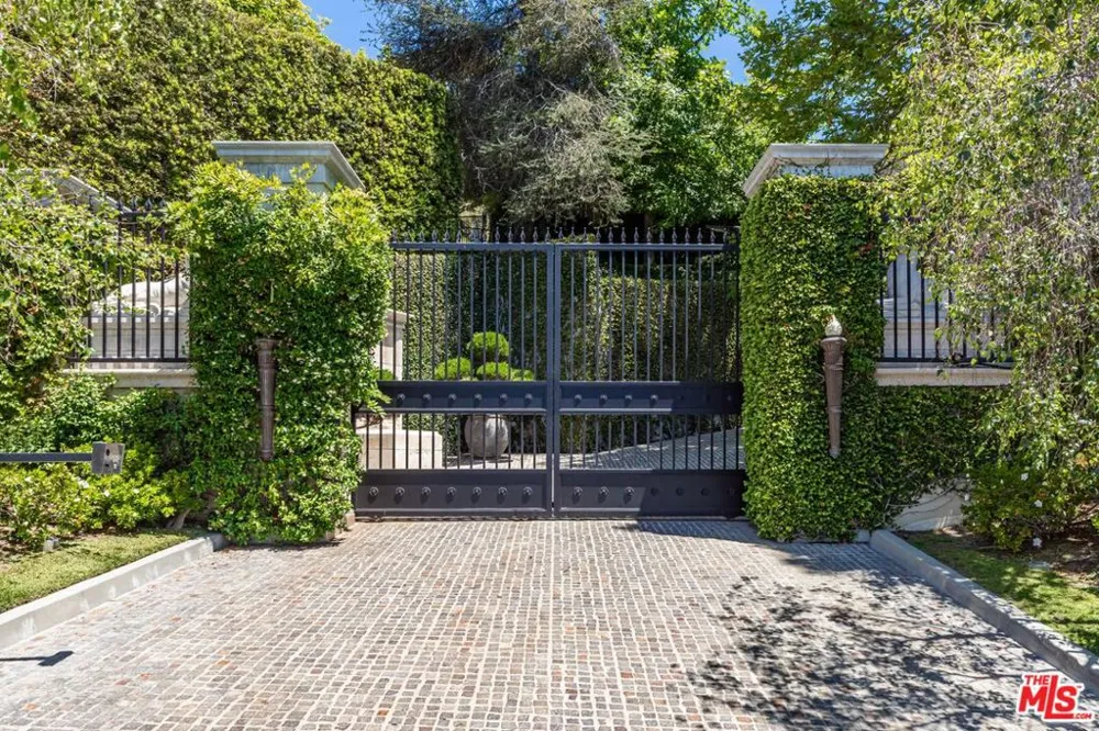 10911 Chalon Road Los Angeles, CA 90077