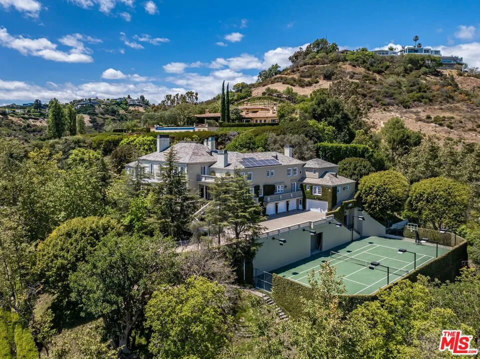 10911 Chalon Road Los Angeles, CA 90077