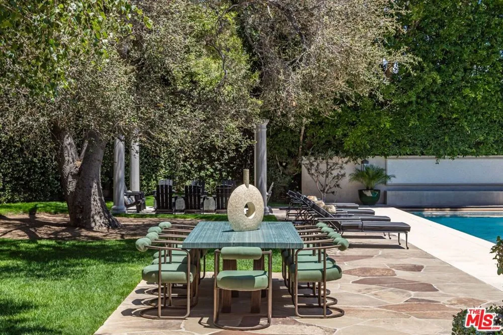 10911 Chalon Road Los Angeles, CA 90077