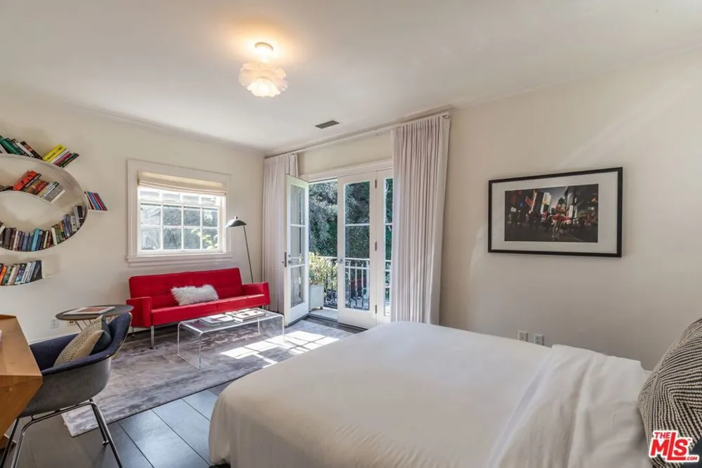 10911 Chalon Road Los Angeles, CA 90077