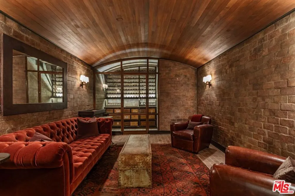 10911 Chalon Road Los Angeles, CA 90077