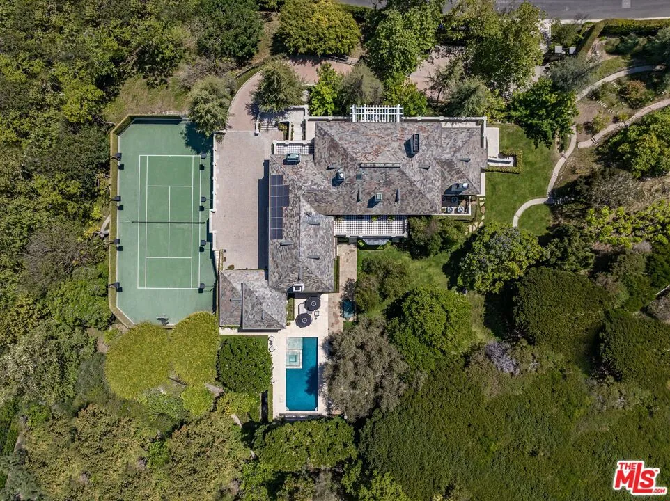 10911 Chalon Road Los Angeles, CA 90077